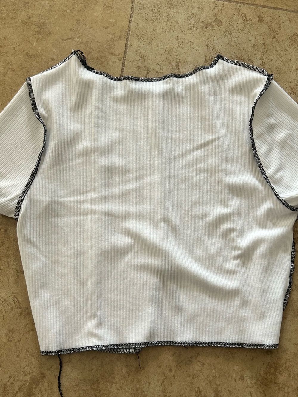 LOVE J White Cropped Ribbed Top with Black Contrast Seams - Picture 3 of 5